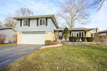 2106 Midhurst Rd Downers Grove, IL 60516