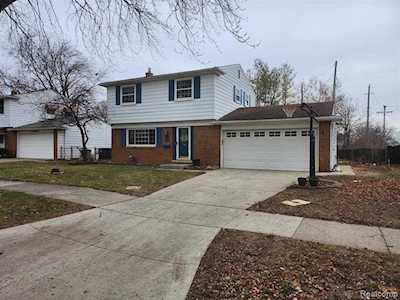 220 N Byfield St Westland, MI 48185