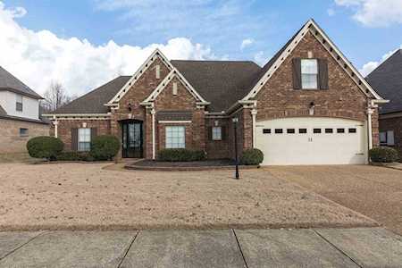 205 Whispering Creek Dr Oakland, TN 38060