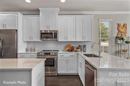 5003 York Park Ln Charlotte, NC 28217