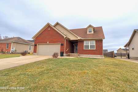121 Meadowcrest Dr Mt Washington, KY 40047