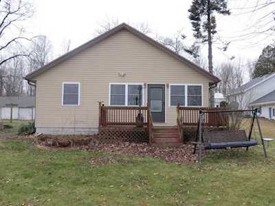 9530 N Steinbarger Lake Drive Wawaka, IN 46794