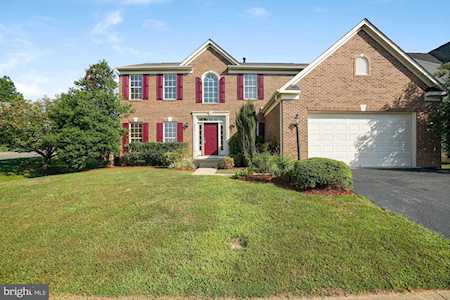 2036 Pyxie Way Lake Ridge, VA 22192