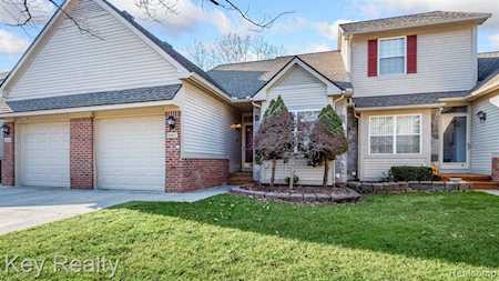 31017 Blueridge Dr Novi, MI 48377