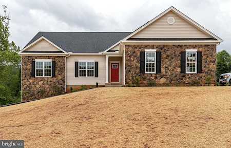 27 Durham Hill Ln Warrenton, VA 20186