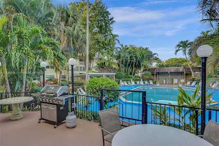 3430 NW 52nd Ave #302 Lauderdale Lakes, FL 33319