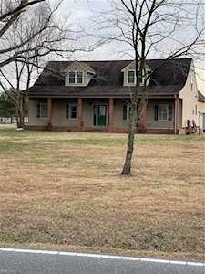 1929 Hungarian Rd Chesapeake, VA 23322