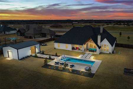 1395 E Highland Road Waxahachie, TX 75167