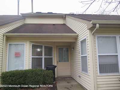 92 Sunnymede St Englishtown, NJ 07726