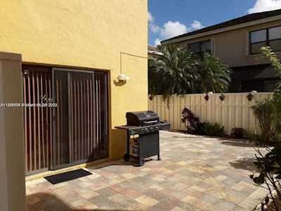 3431 NW 112th Ter Coral Springs, FL 33065