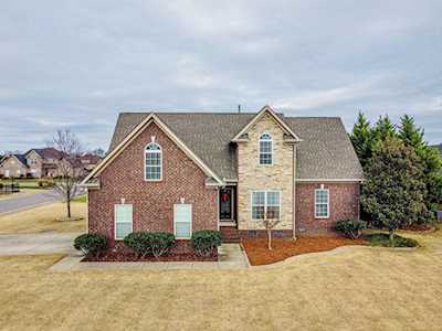 3362 Shady Forest Dr Murfreesboro, TN 37128