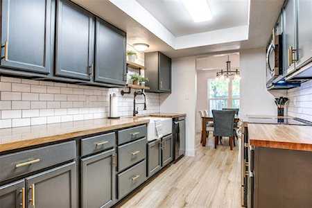 928 Shady Creek Lane Bedford, TX 76021