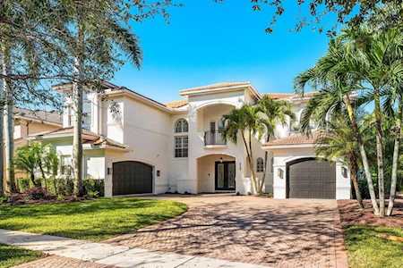 Three-Car Garage Homes for Sale in Martin and Palm Beach County