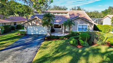 5022 NW 81st Ter Coral Springs, FL 33067
