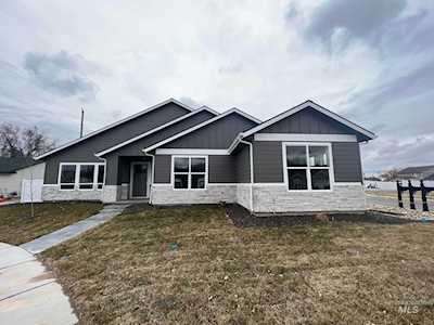 1403 Sunflower Ct Nampa, ID 83686