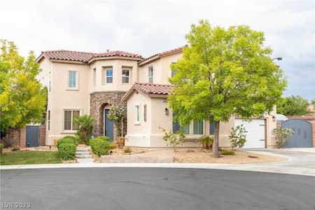 9395 Arrowhead Bluff Ave Las Vegas, NV 89149