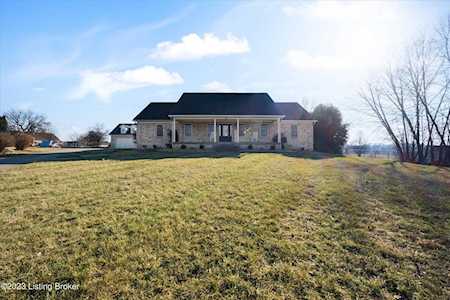 145 Krystal Springs Dr Shepherdsville, KY 40165