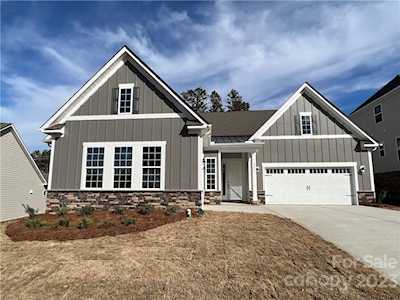 1377 Dali Blvd Mount Holly, NC 28120