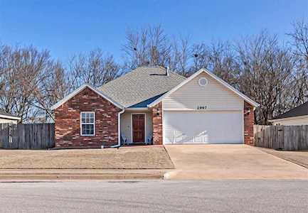 2997 Riverside St Springdale, AR 72764