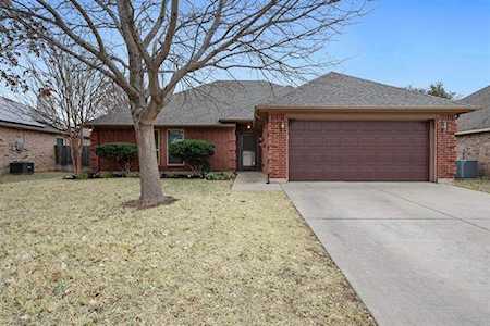 424 Willow Vista Drive Saginaw, TX 76179