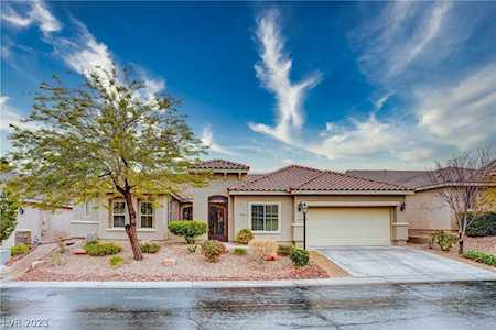 8225 Weeping Springs Ave Las Vegas, NV 89131