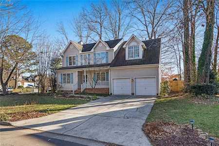912 Larkspur Ln Chesapeake, VA 23322