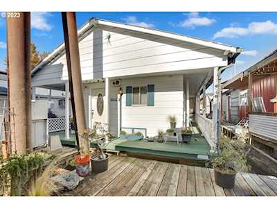 34326 Johnsons Landing RD #B6 Scappoose, OR 97056