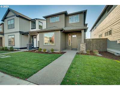 7938 SE Reddington ST Hillsboro, OR 97123