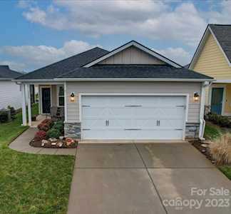 5220 Looking Glass Trl Denver, NC 28037