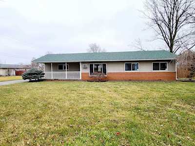 9066 E North Circle Drive Churubusco, IN 46723