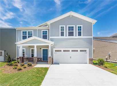 203 Peck Ln Suffolk, VA 23434