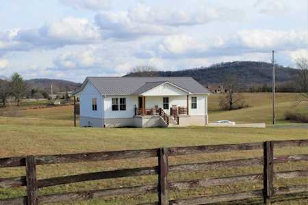95 Sam Beasley Rd Hartsville, TN 37074