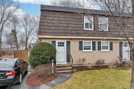 22 Gingras Dr Nashua, NH 03060