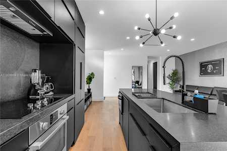 3176 SW 23rd Ter Miami, FL 33145