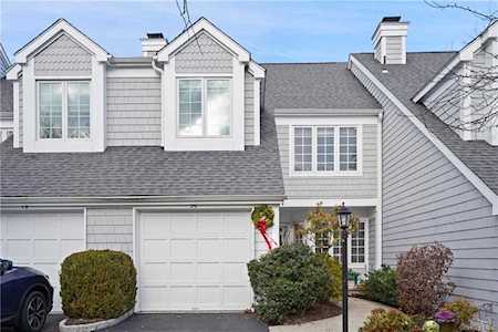 20 Berrybush Lane Hastings-On-Hudson, NY 10706