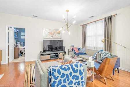 743 Lacy Oak Dr Chesapeake, VA 23320