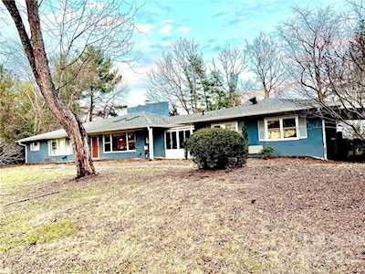 302 White Pine Dr Asheville, NC 28805