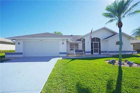 9855 Country Oaks Dr Fort Myers, FL 33967