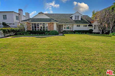713 Walden Dr Beverly Hills, CA 90210