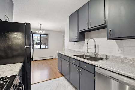 4101 Parklawn Avenue #112 Edina, MN 55435