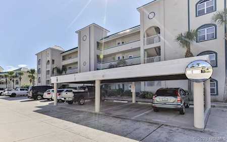 420 Bouchelle Dr #301 New Smyrna Beach, FL 32169