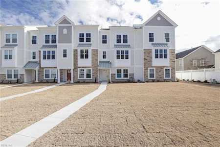 2005 Laycock Ln #104 Suffolk, VA 23435