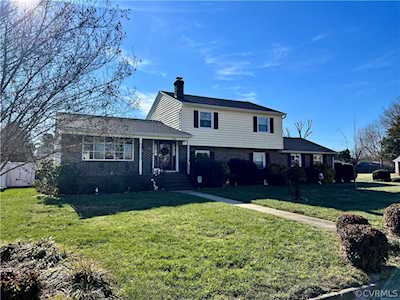 1301 Hermitage Rd Colonial Heights, VA 23834