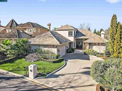 65 White Pine Ln Danville, CA 94506