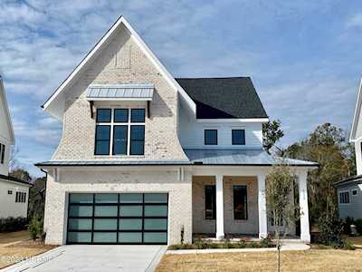 8233 Winding Creek Circle Wilmington, NC 28411