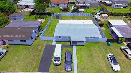 10121 Martinique Dr Cutler Bay, FL 33189