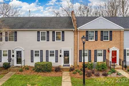 8336 Knights Bridge Rd Charlotte, NC 28210