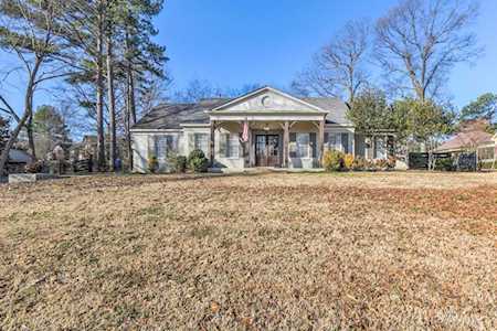 1669 Oak Hill Rd Germantown, TN 38138