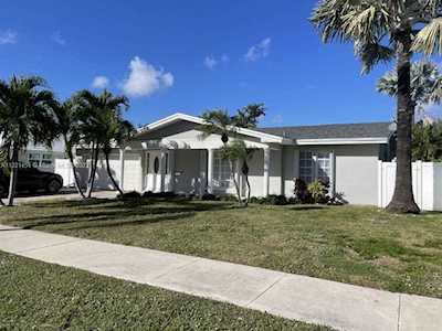 1901 NE 59th Ct Fort Lauderdale, FL 33308