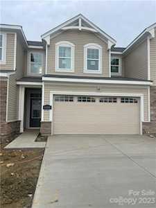 8134 Overmeadow Ln Charlotte, NC 28269